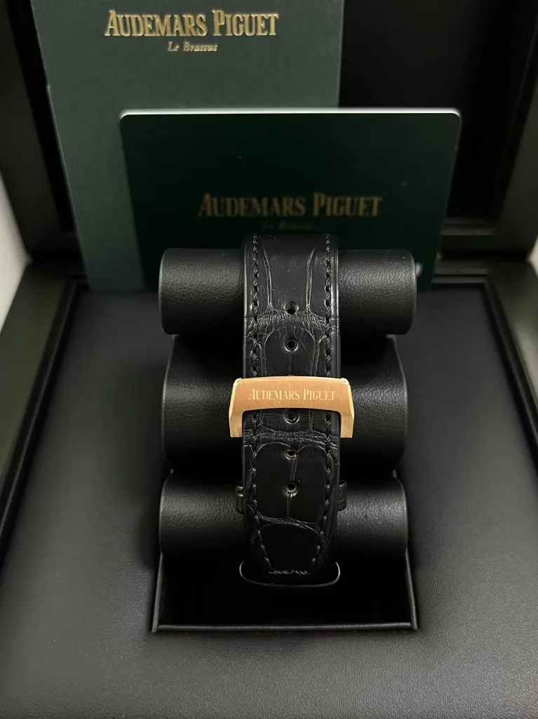 ZF FACTORY  ROYAL OAK BLACK ROSE GOLD BLACK LEATHER STRAP ZOOM BACKSIDE.webp