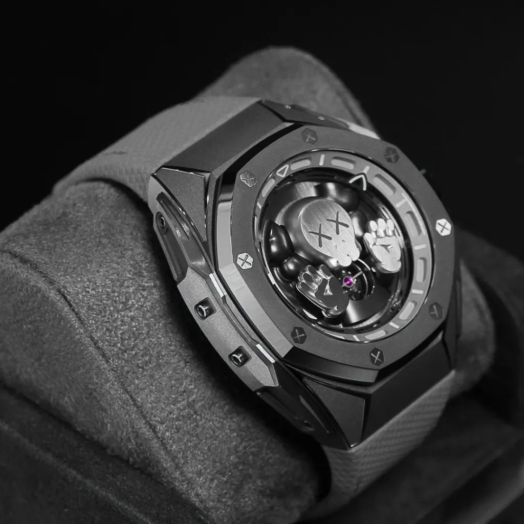 AP KAWS SUPER CLONE LEFT SIDE PIC.webp