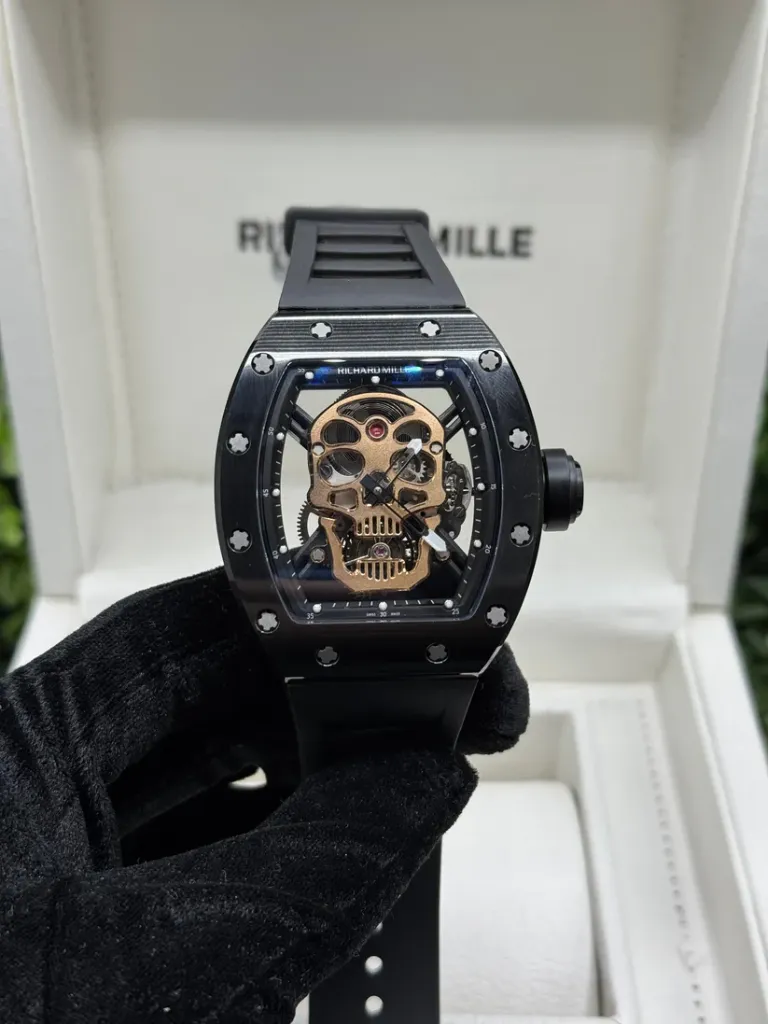 RICHARD MILLE || RM 52  || SKULL EDITION || FLYING TOURBILLON 