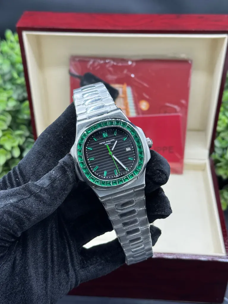 PATEK PHILIPPE NAUTILUS || 5711/113P-001 || EMERALD