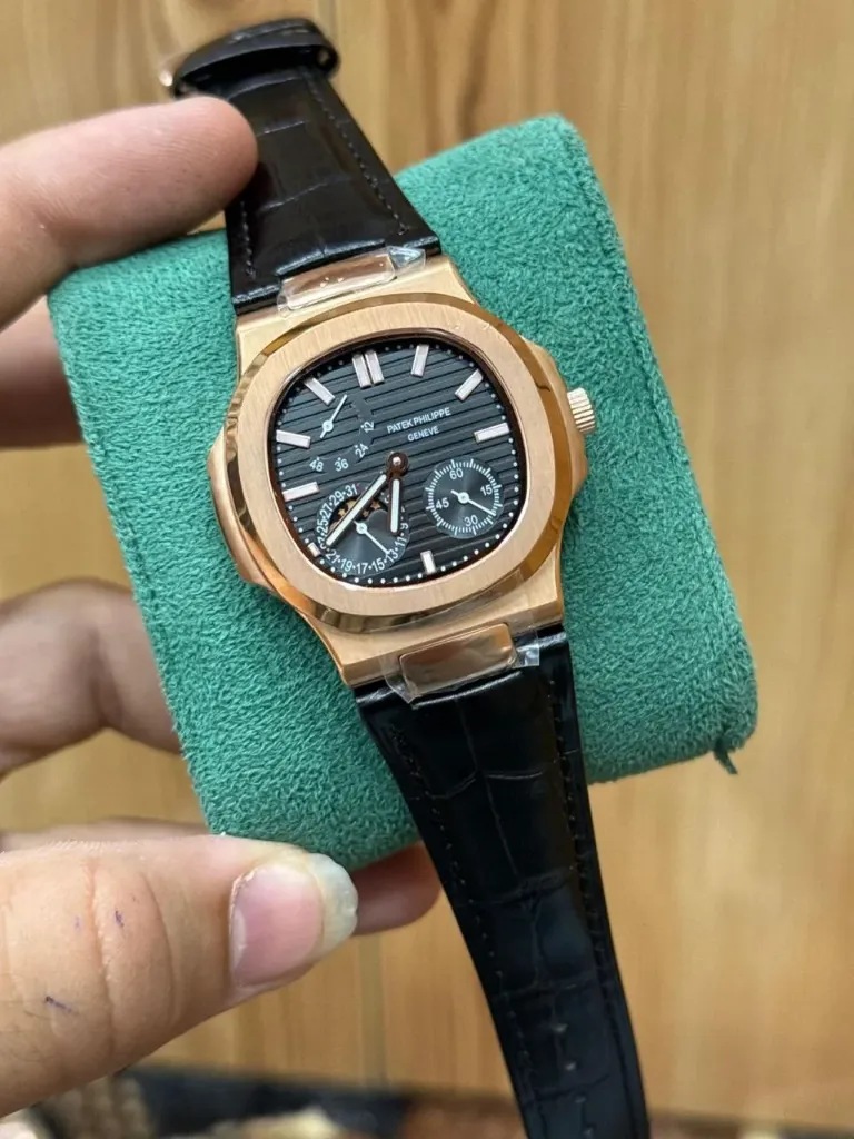 PATEK PHILIPPE NAUTILUS 5712/1R || BLACK