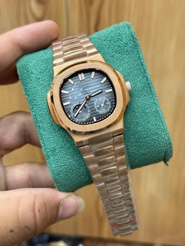 PATEK PHILIPPE NAUTILUS 5712/1R || GREY