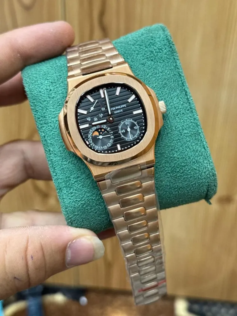PATEK PHILIPPE NAUTILUS 5712/1R || BLACK