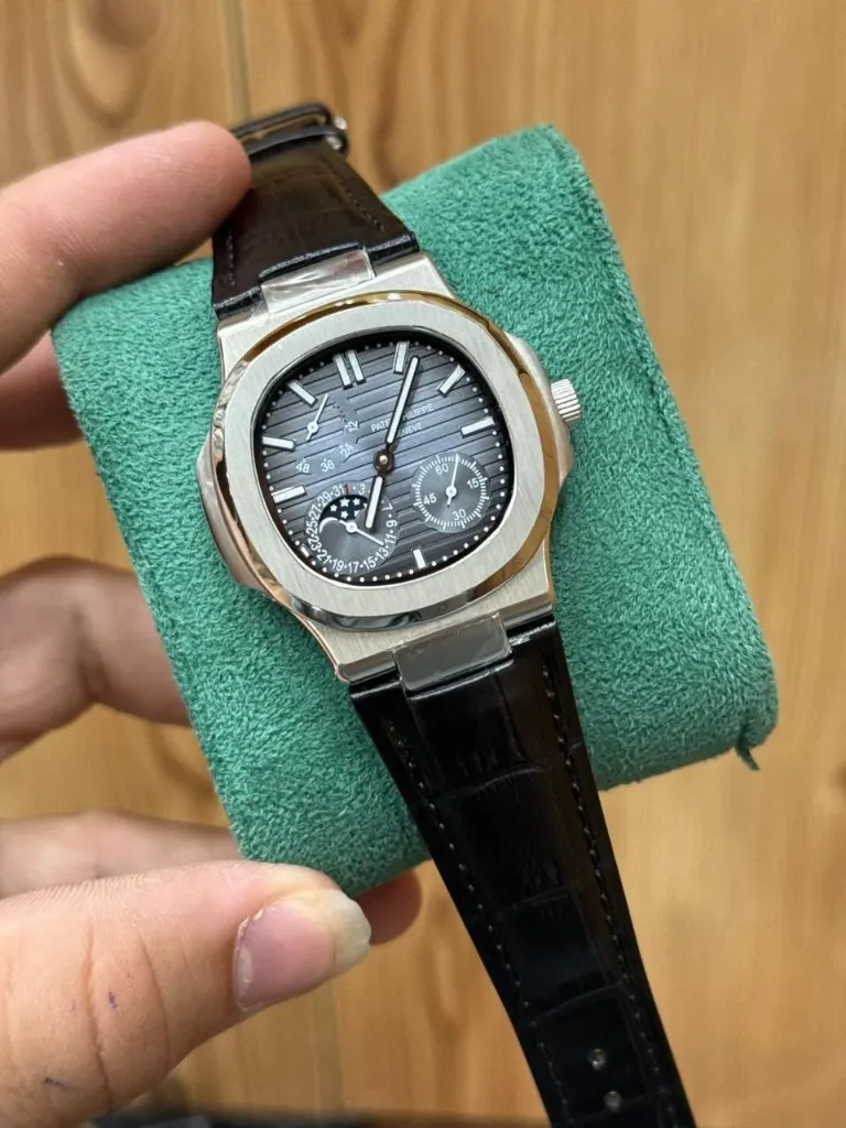 PATEK PHILIPPE NAUTILUS 5712/1A || GREYISH BLUE